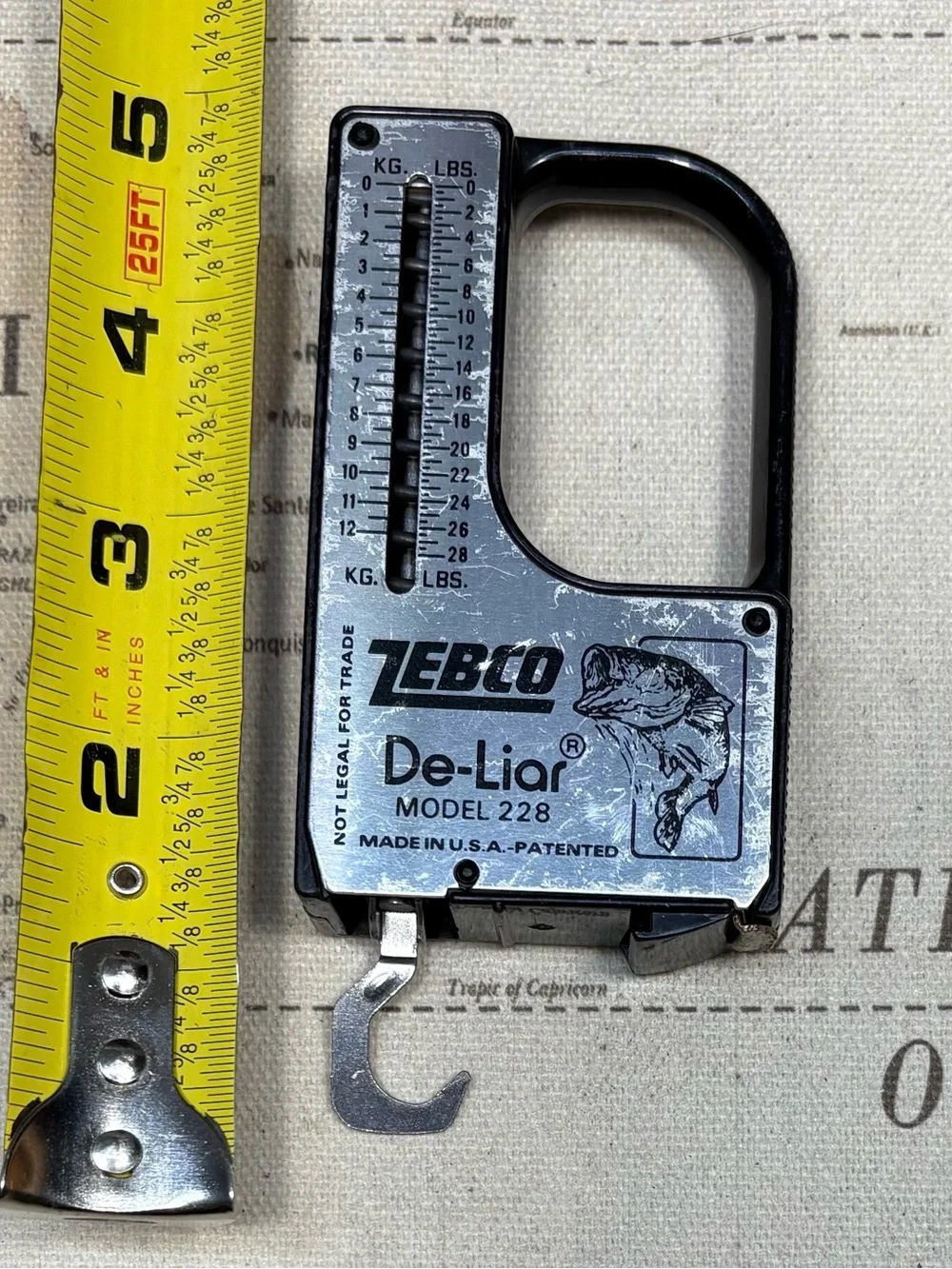 Vintage Zebco Fisherman's De-Liar Model 228 Tape Measure Weight Scale Made N USA